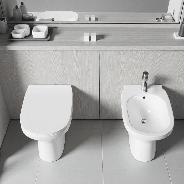 coppia-di-sanitari-filomuro-in-ceramica-rimless-con-copriwc-softclose-caddy