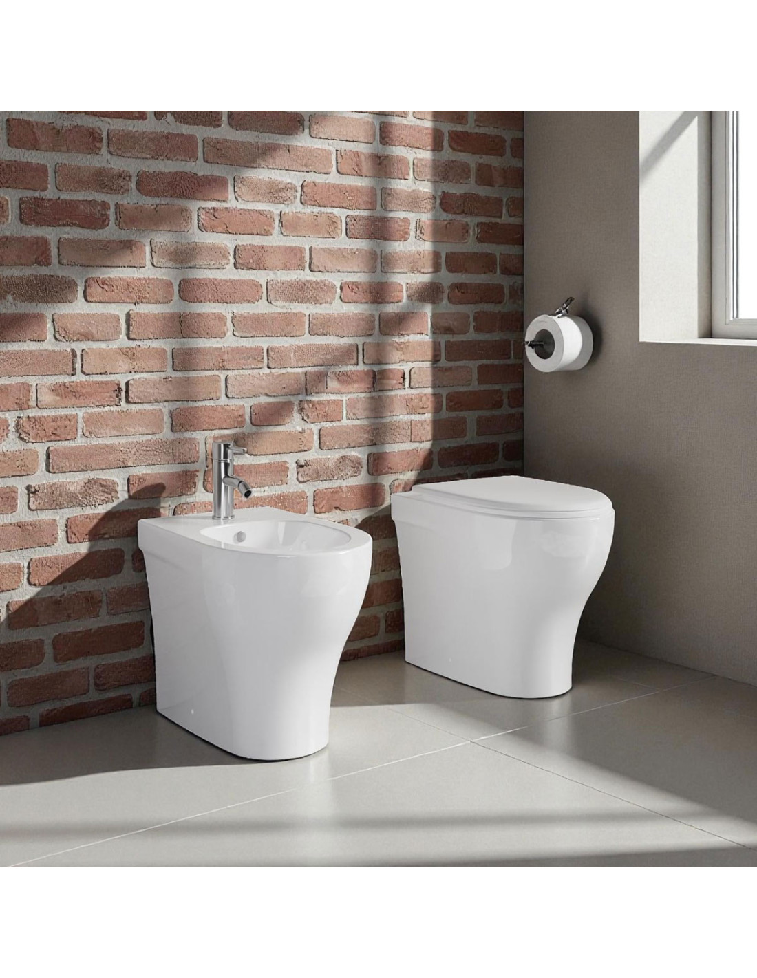 sanitari-filo-muro-pratica-ceramica-bianco-wc-con-copriwc-e-bidet