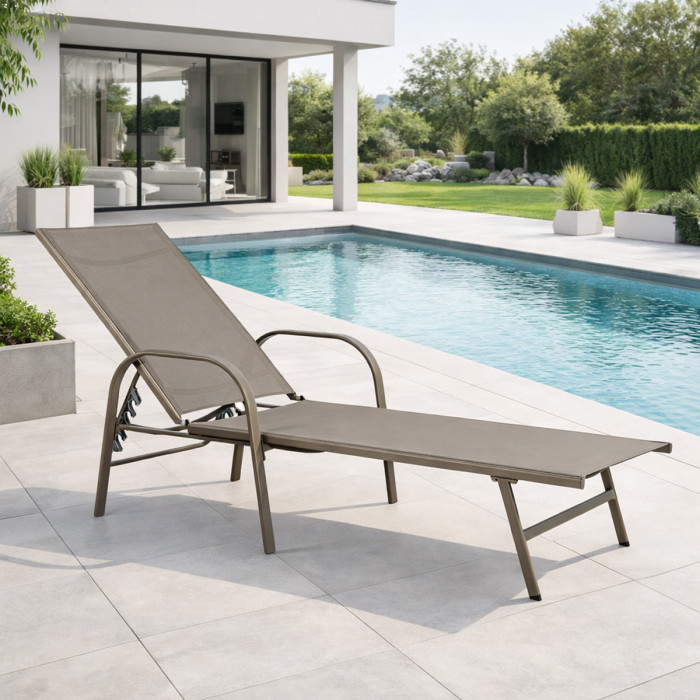 Lettino prendisole con braccioli in acciaio verniciato reclinabile ARENT Tortora