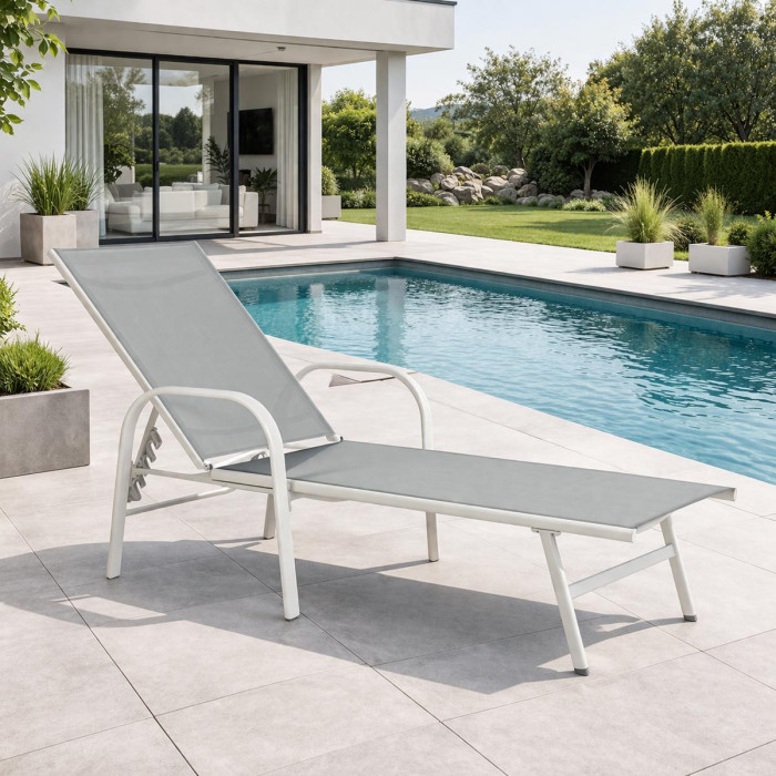 Lettino prendisole con braccioli in acciaio verniciato reclinabile ARENT bianco