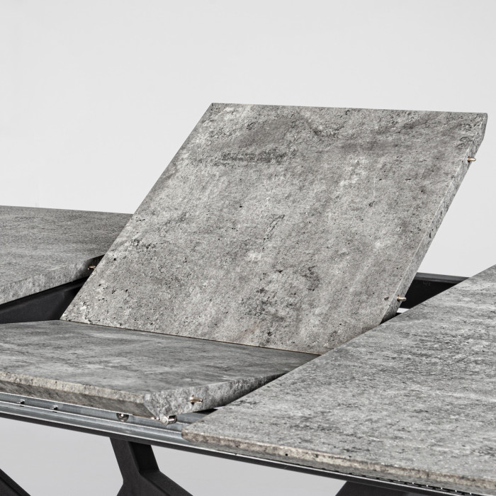 Tavolo pranzo Dominik allungabile top Mdf gambe in acciaio verniciato L140-180xP90 cm effetto cemento