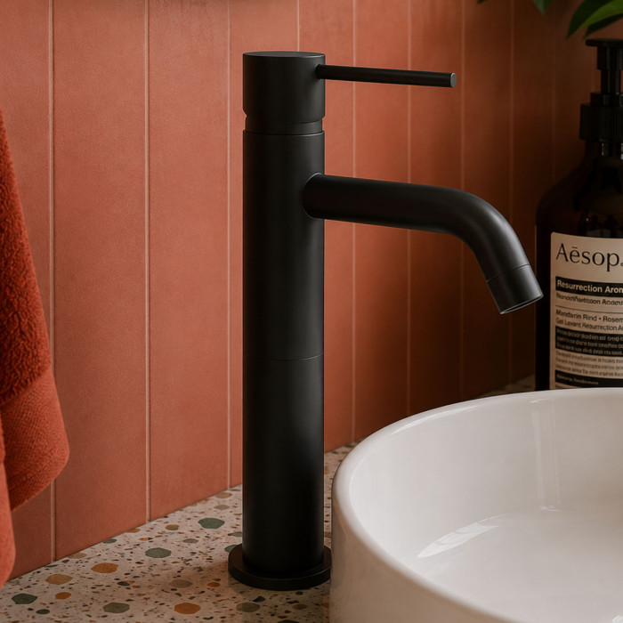 miscelatore-lavabo-alto-essenza-nero-opaco-bagno-minimal