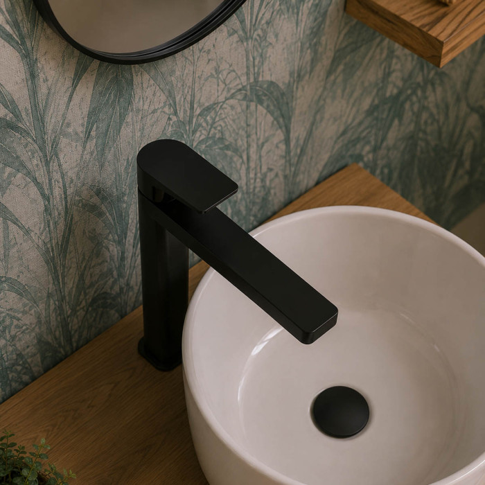 Miscelatore Lavabo alto con piletta di scarico click clack modello Plan nero