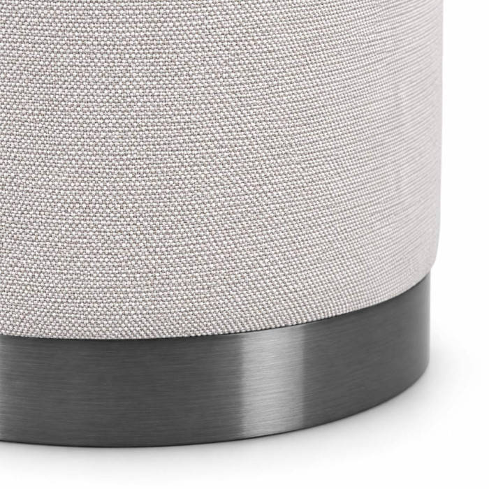 Pouf decorativo grigio chiaro con anello in acciaio