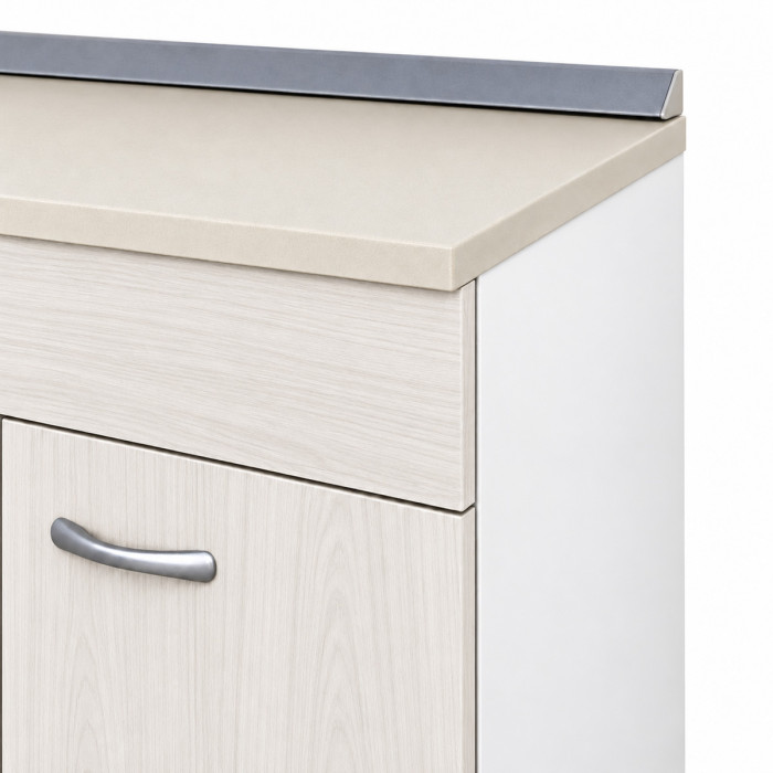 Base cucina con due ante aperte e ripiano centrale