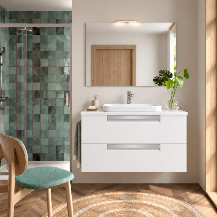 Mobile sospeso SEVEN 100 cm ambientato in un bagno moderno